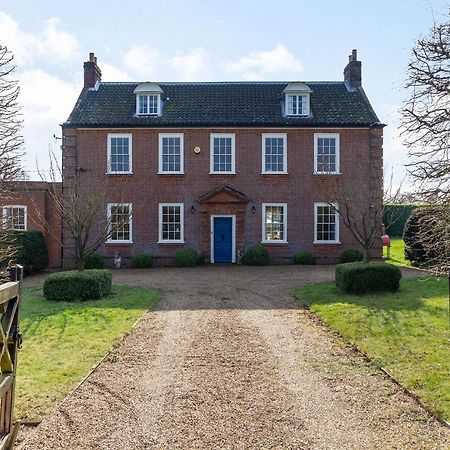 Hemblington Hall Arts And Leisure Ltd South Walsham Exterior photo